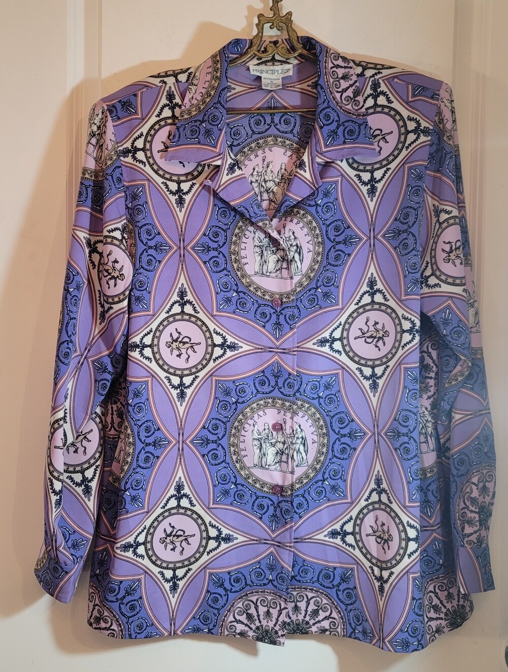 Retro Medallion Pattern Blouse